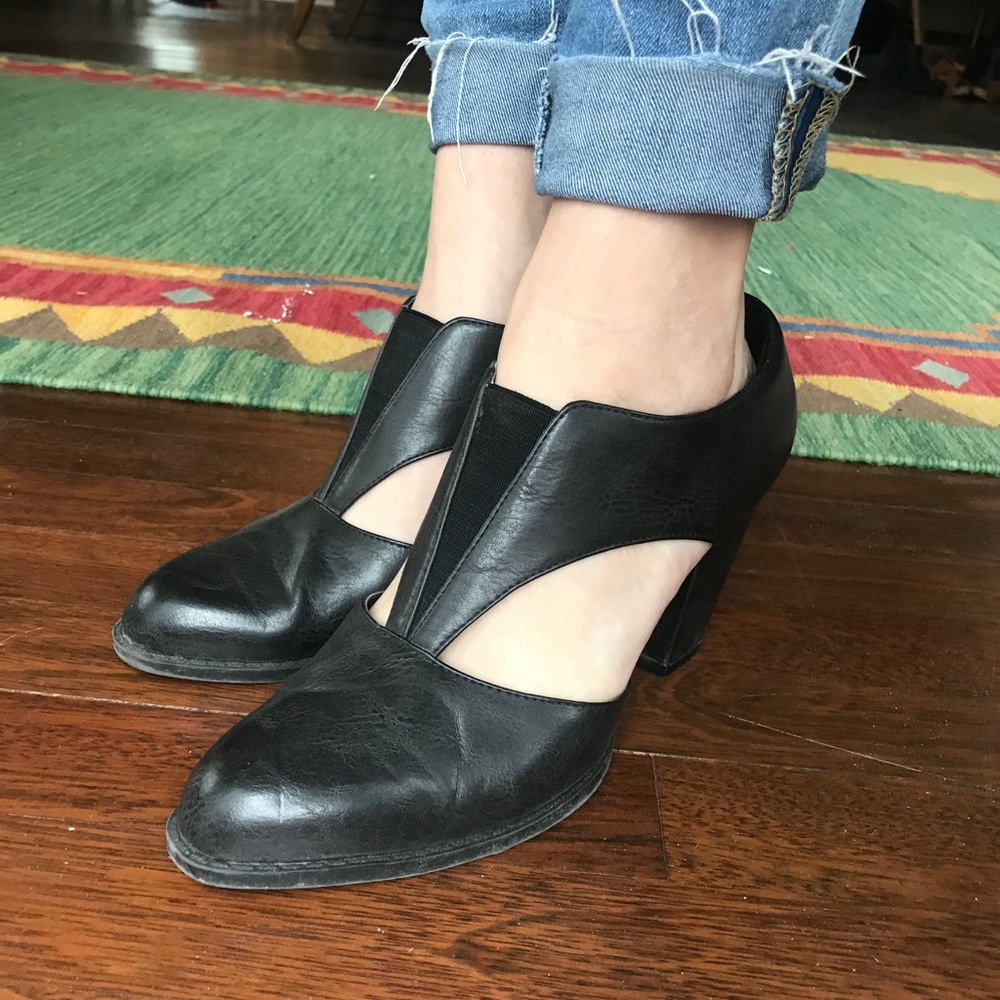 New York Transit Cut Out Bootie